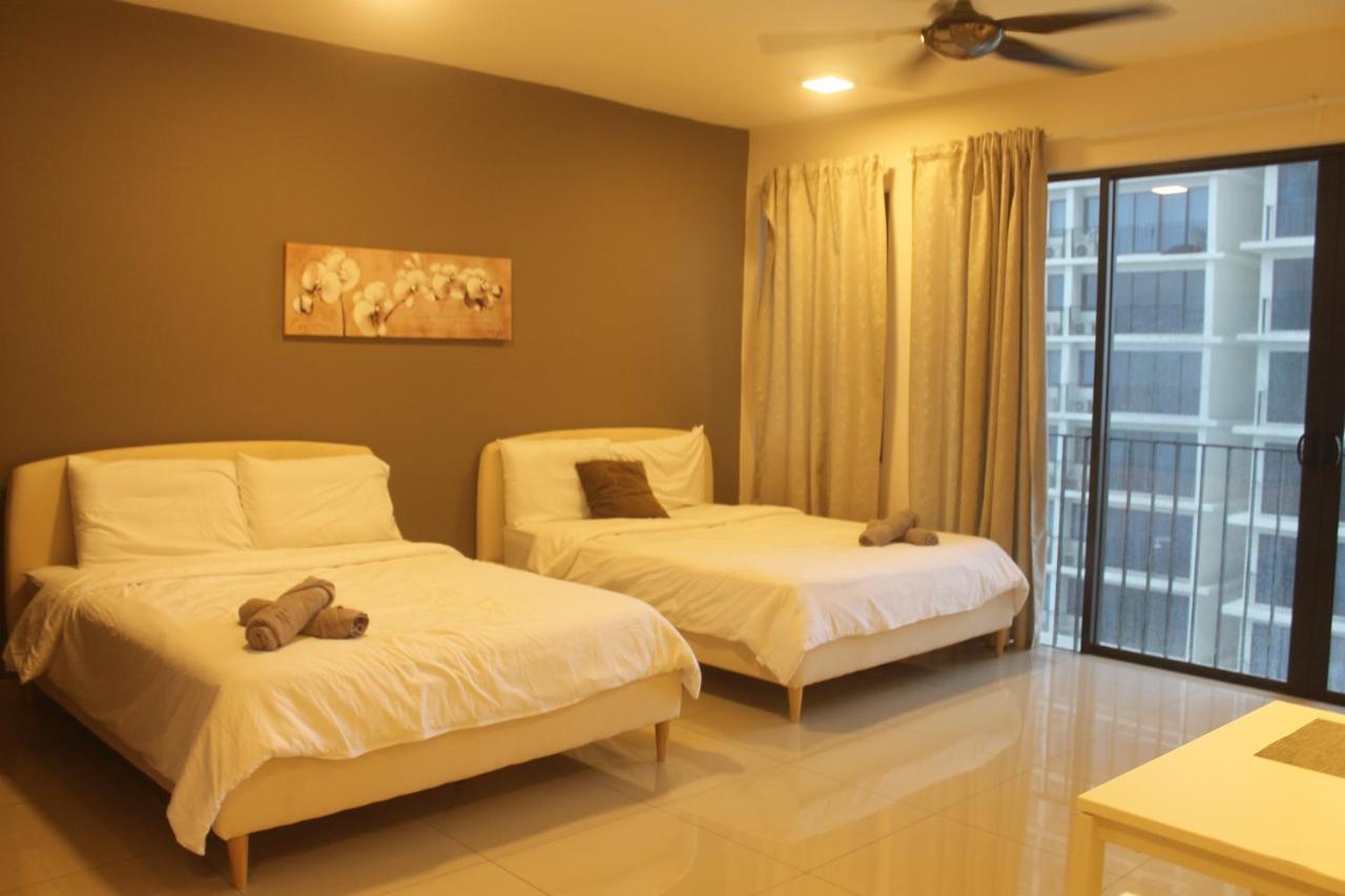 Vivian'S Studio Trefoil Setia Alam Shah Alam Exterior photo