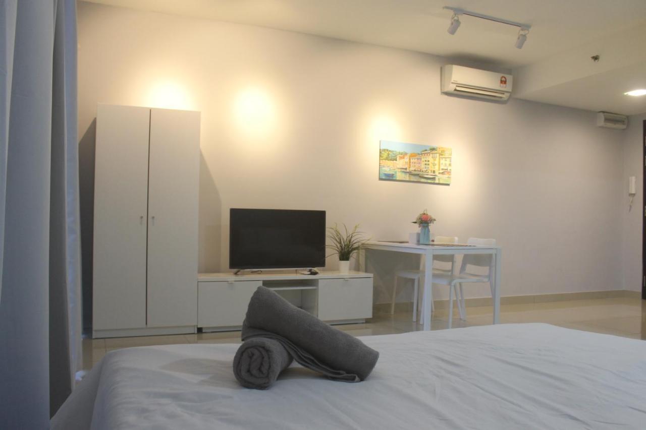 Vivian'S Studio Trefoil Setia Alam Shah Alam Exterior photo