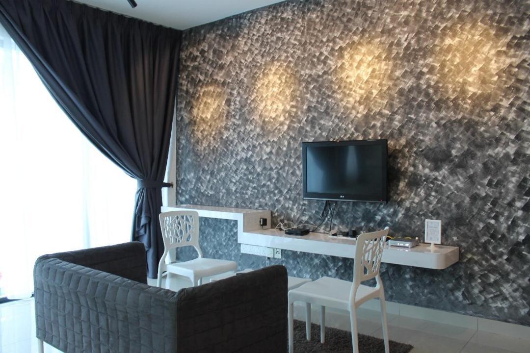 Vivian'S Studio Trefoil Setia Alam Shah Alam Exterior photo