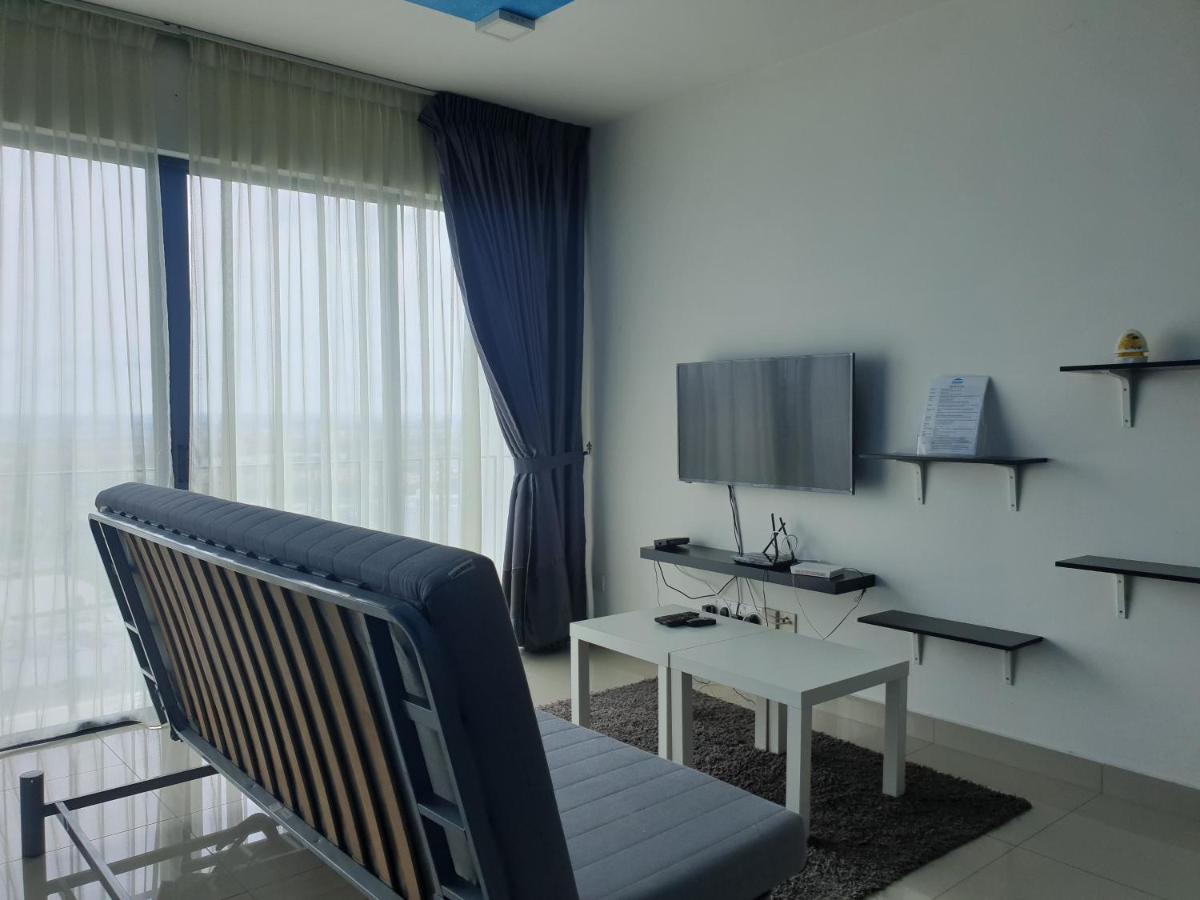 Vivian'S Studio Trefoil Setia Alam Shah Alam Exterior photo