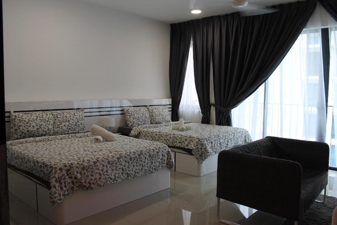 Vivian'S Studio Trefoil Setia Alam Shah Alam Exterior photo