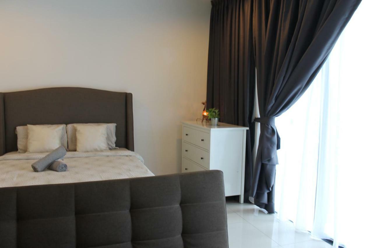 Vivian'S Studio Trefoil Setia Alam Shah Alam Exterior photo