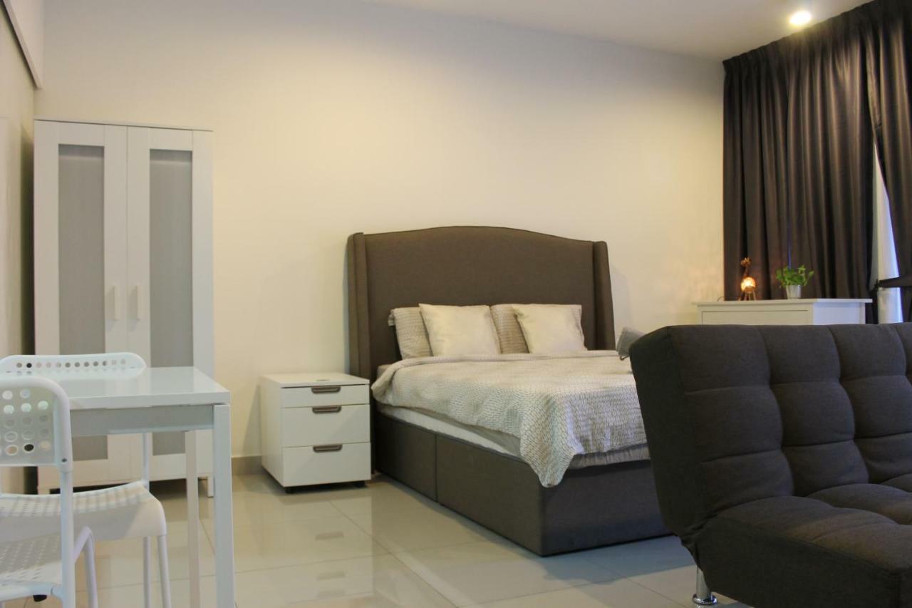 Vivian'S Studio Trefoil Setia Alam Shah Alam Exterior photo